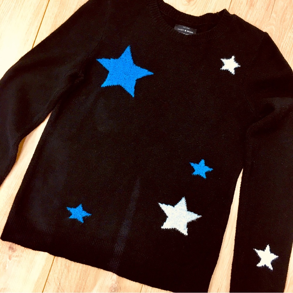 Lucky Brand star crewneck sweater jet black
Blue white stars celestial cozy